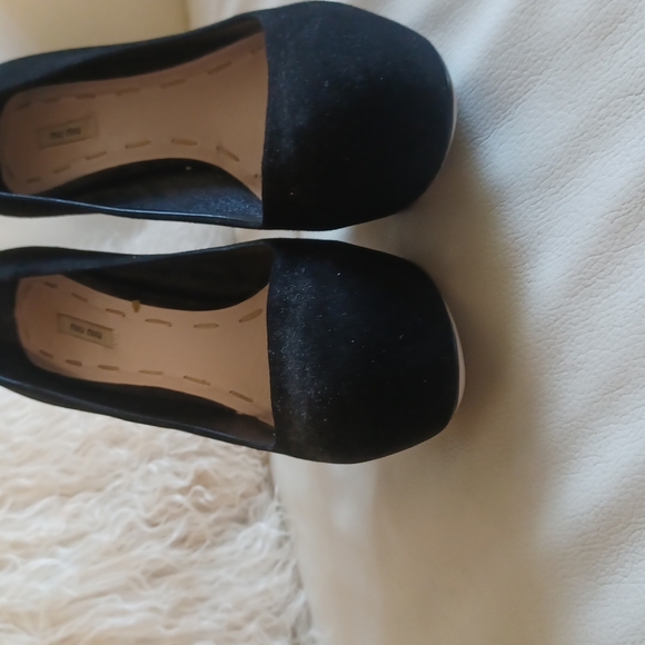 Sexy suede Miu Miu stilettos - Picture 3 of 3